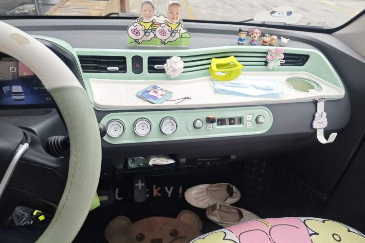 Used Wuling Hongguang MINIEV 2021 Macaron Premium Model – Lithium Iron Phosphate Audio And AC Panel