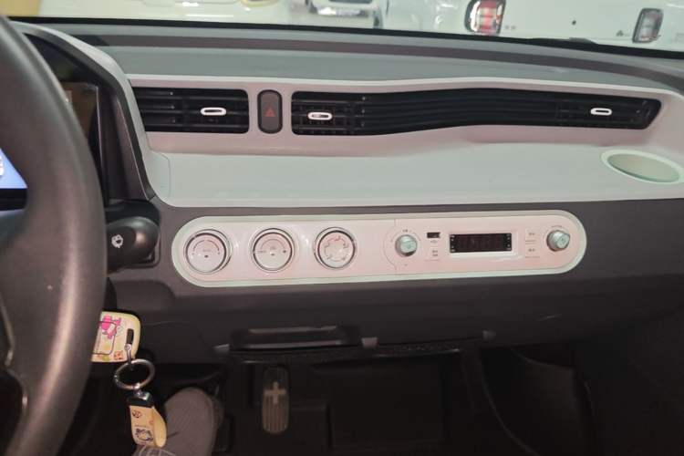 Used Wuling Hongguang MINIEV 2021 Macaron Fashion Model Lithium Iron Phosphate Audio And AC Panel