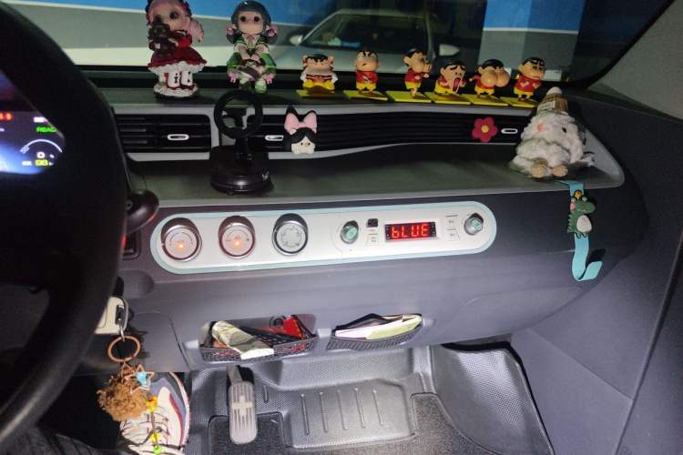 Used Wuling Hongguang MINIEV 2021 Macaron Premium Model – Lithium-NMC Audio And AC Panel