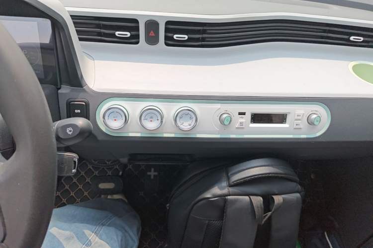 Used Wuling Hongguang MINIEV 2021 Macaron Fashion Model Lithium Iron Phosphate Audio And AC Panel