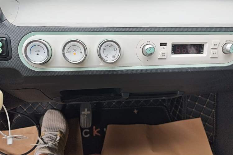 Used Wuling Hongguang MINIEV 2021 Macaron Fashion Edition Lithium-Ion Battery Audio And AC Panel