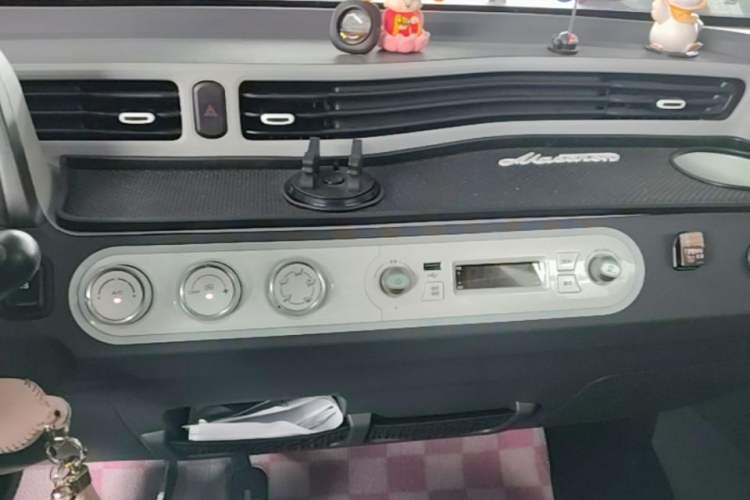 Used Wuling Hongguang MINIEV 2021 Macaron Premium Model – Lithium Iron Phosphate Audio And AC Panel