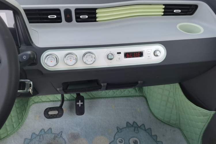 Used Wuling Hongguang MINIEV 2021 Macaron Fashion Model Lithium Iron Phosphate Audio And AC Panel