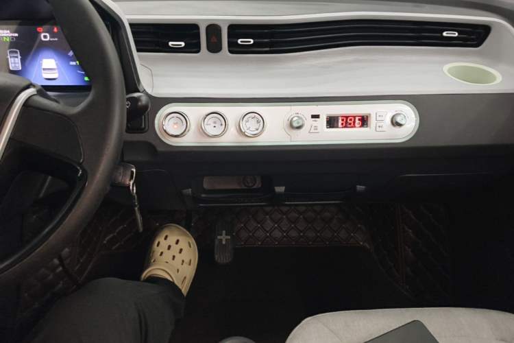 Used Wuling Hongguang MINIEV 2021 Macaron Fashion Model Lithium Iron Phosphate Audio And AC Panel
