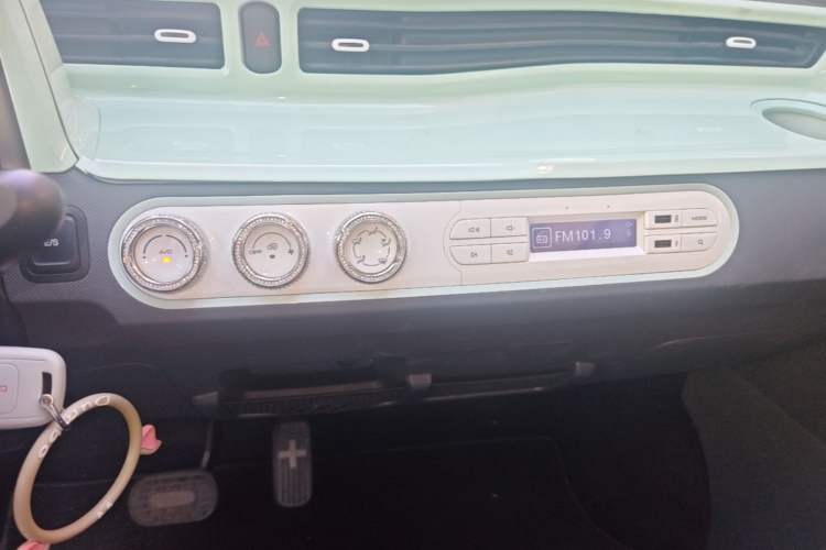 Used Wuling Hongguang MINIEV 2021 Macaron Fashion Model Lithium Iron Phosphate Audio And AC Panel