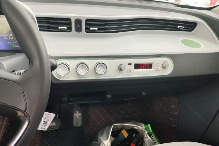 Used Wuling Hongguang MINIEV 2021 Macaron Premium Model – Lithium Iron Phosphate Audio And AC Panel