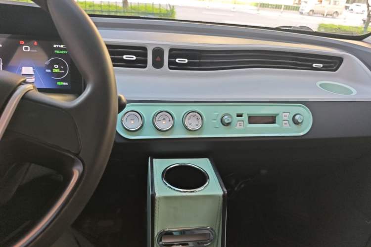 Used Wuling Hongguang MINIEV 2021 Macaron Fashion Model Lithium Iron Phosphate Audio And AC Panel