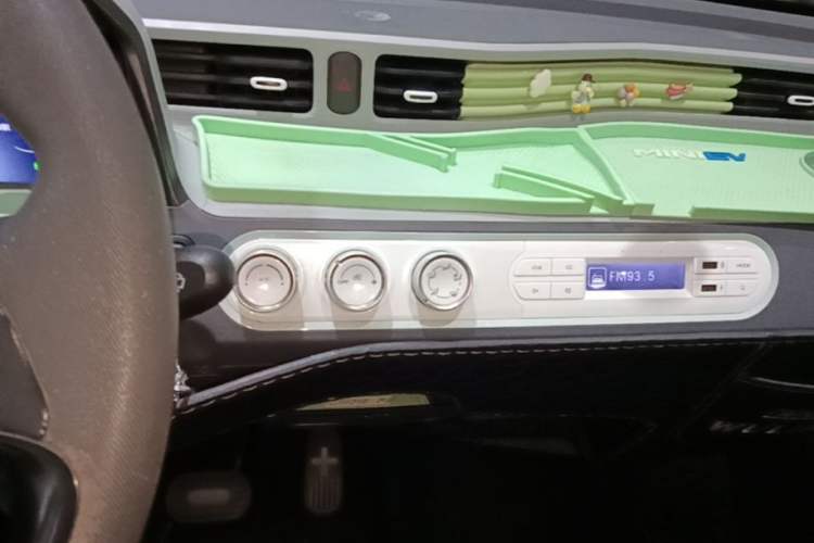 Used Wuling Hongguang MINIEV 2021 Macaron Premium Model – Lithium Iron Phosphate Audio And AC Panel