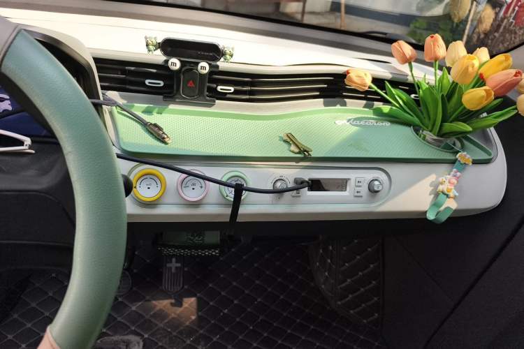 Used Wuling Hongguang MINIEV 2021 Macaron Premium Model – Lithium-NMC Audio And AC Panel