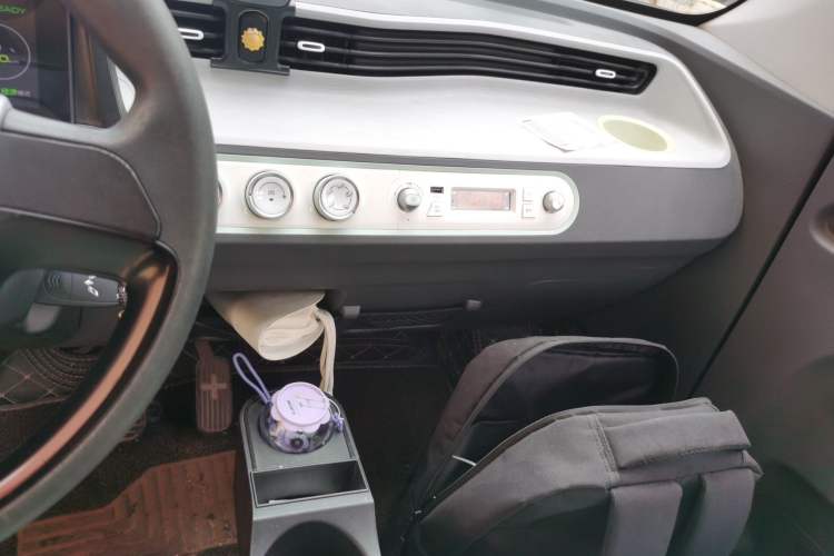 Used Wuling Hongguang MINIEV 2021 Macaron Fashion Model Lithium Iron Phosphate Audio And AC Panel