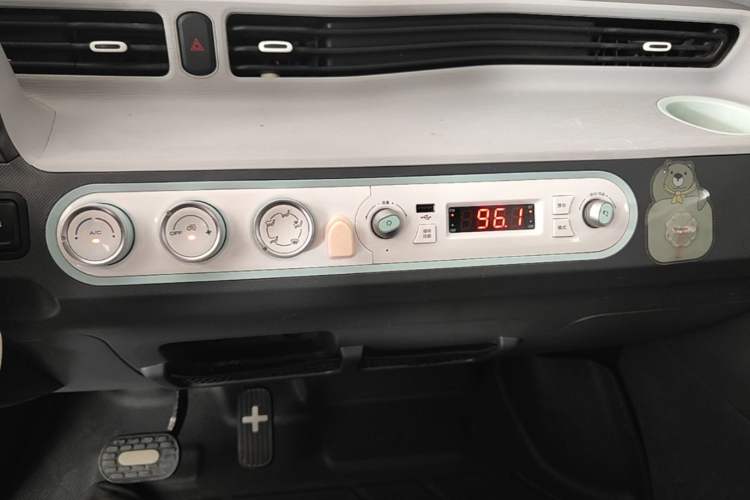 Used Wuling Hongguang MINIEV 2021 Macaron Fashion Model Lithium Iron Phosphate Audio And AC Panel