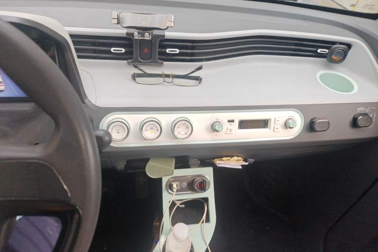 Used Wuling Hongguang MINIEV 2021 Macaron Premium Model – Lithium Iron Phosphate Audio And AC Panel