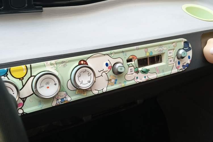 Used Wuling Hongguang MINIEV 2021 Macaron Premium Model – Lithium Iron Phosphate Audio And AC Panel