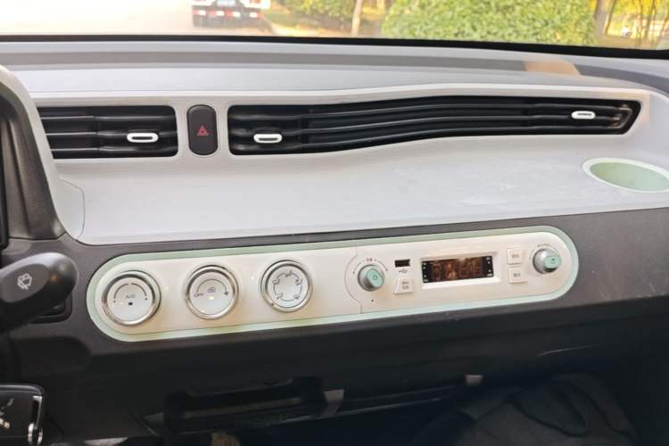 Used Wuling Hongguang MINIEV 2021 Macaron Fashion Model Lithium Iron Phosphate Audio And AC Panel