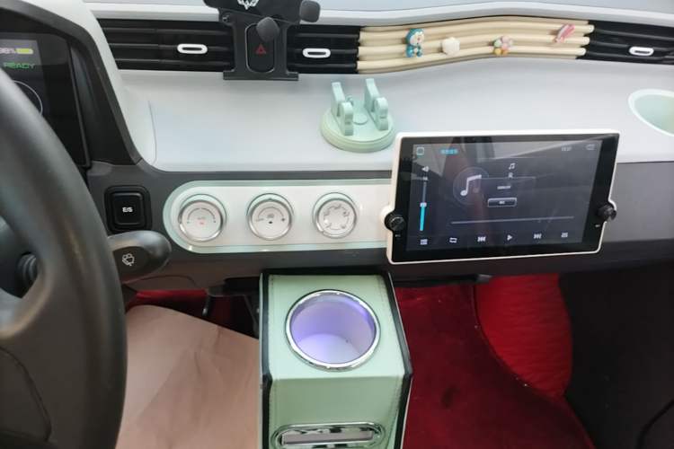 Used Wuling Hongguang MINIEV 2021 Macaron Premium Model – Lithium Iron Phosphate Audio And AC Panel