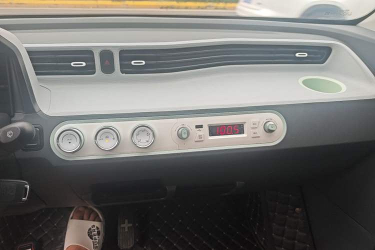 Used Wuling Hongguang MINIEV 2021 Macaron Premium Model – Lithium-NMC Audio And AC Panel