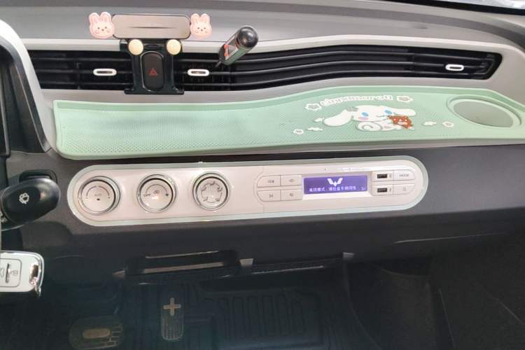 Used Wuling Hongguang MINIEV 2021 Macaron Premium Model – Lithium Iron Phosphate Audio And AC Panel