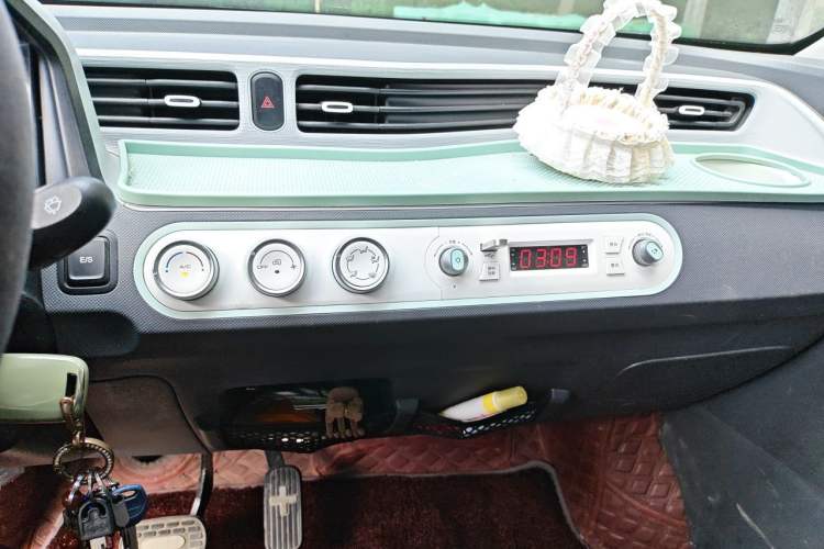 Used Wuling Hongguang MINIEV 2021 Macaron Fashion Edition Lithium-Ion Battery Audio And AC Panel