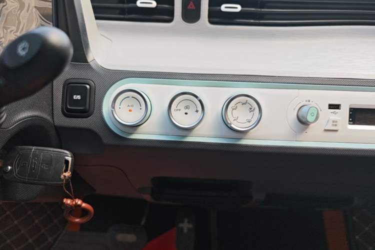 Used Wuling Hongguang MINIEV 2021 Macaron Fashion Model Lithium Iron Phosphate Audio And AC Panel