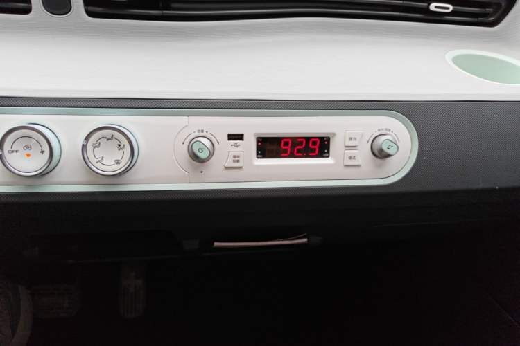 Used Wuling Hongguang MINIEV 2021 Macaron Fashion Model Lithium Iron Phosphate Audio And AC Panel