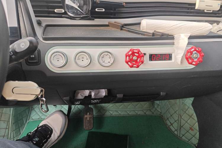 Used Wuling Hongguang MINIEV 2021 Macaron Sandwich Model 170 km Lithium Iron Phosphate Audio And AC Panel
