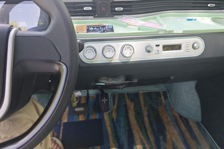 Used Wuling Hongguang MINIEV 2021 Macaron Premium Model – Lithium Iron Phosphate Audio And AC Panel