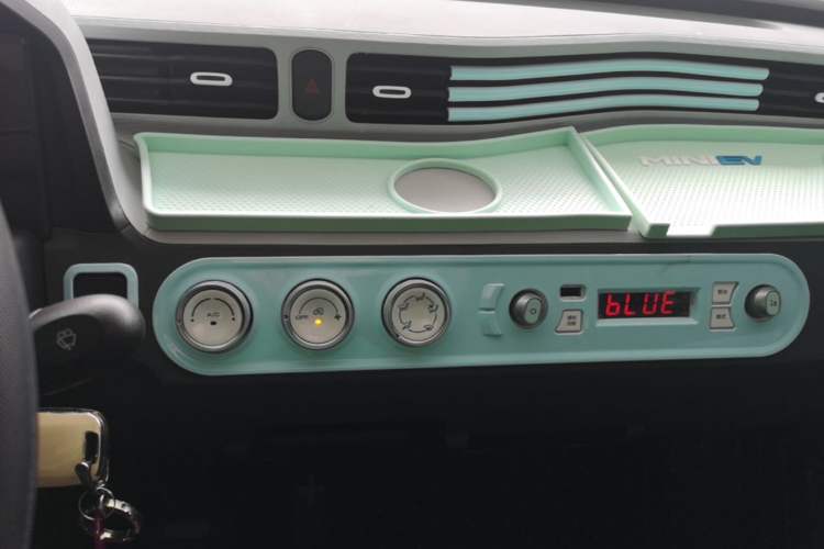 Used Wuling Hongguang MINIEV 2021 Macaron Premium Model – Lithium Iron Phosphate Audio And AC Panel