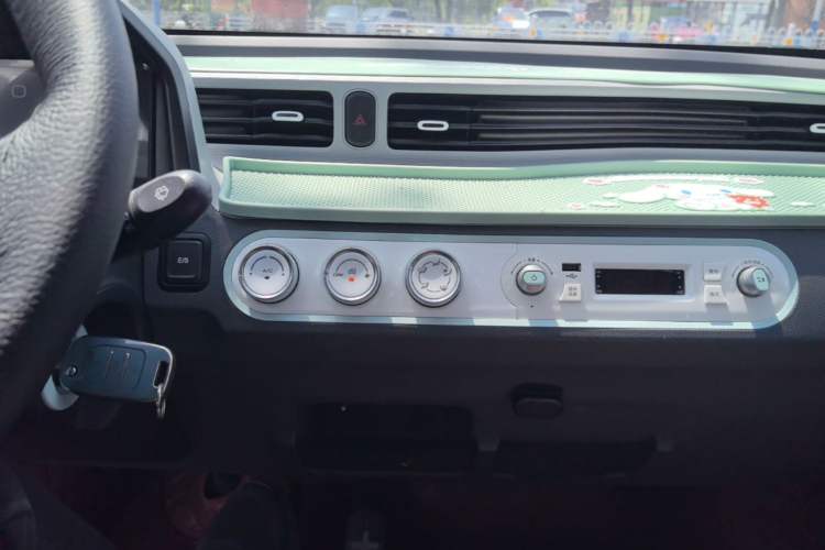 Used Wuling Hongguang MINIEV 2021 Macaron Fashion Edition Lithium-Ion Battery Audio And AC Panel