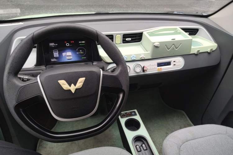Used Wuling Hongguang MINIEV 2021 Macaron Premium Model – Lithium Iron Phosphate Audio And AC Panel