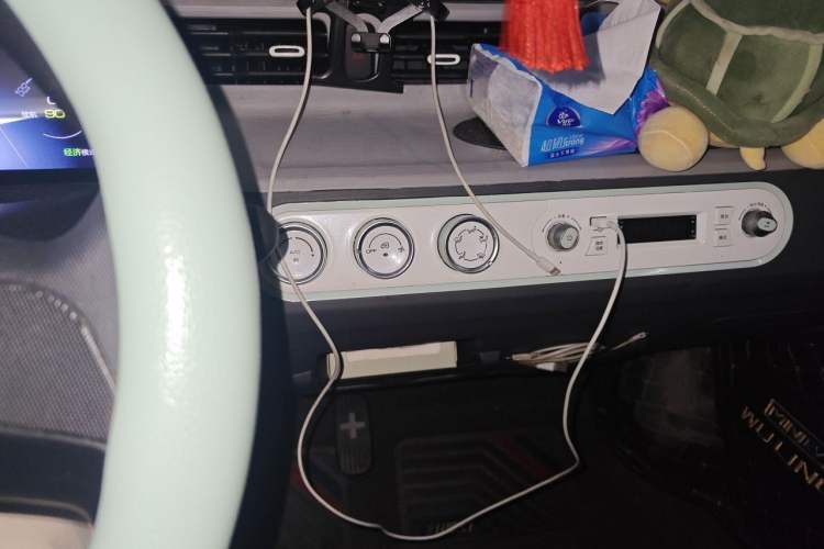 Used Wuling Hongguang MINIEV 2021 Macaron Fashion Model Lithium Iron Phosphate Audio And AC Panel