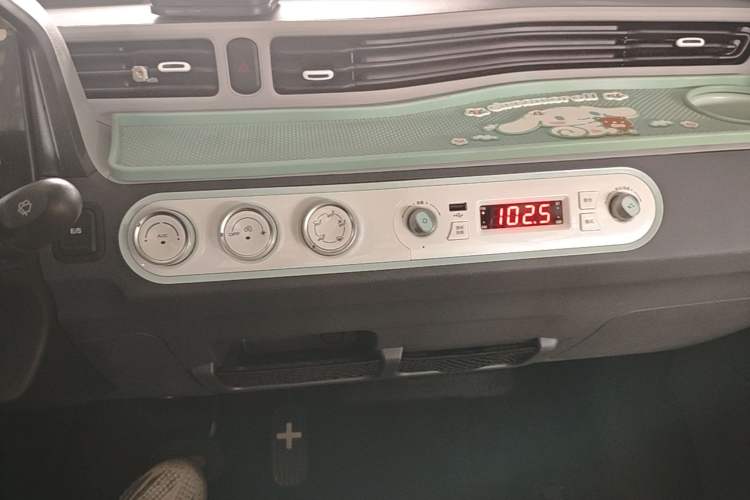 Used Wuling Hongguang MINIEV 2021 Macaron Fashion Model Lithium Iron Phosphate Audio And AC Panel