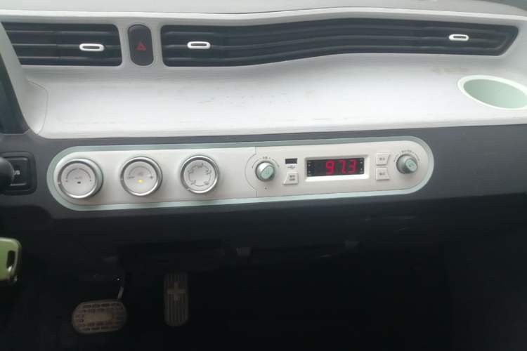 Used Wuling Hongguang MINIEV 2021 Macaron Fashion Edition Lithium-Ion Battery Audio And AC Panel