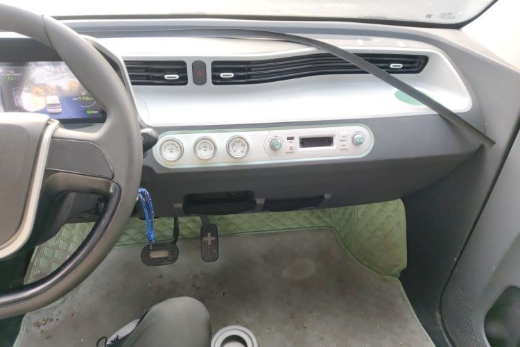 Used Wuling Hongguang MINIEV 2021 Macaron Premium Model – Lithium Iron Phosphate Audio And AC Panel
