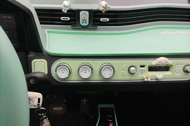 Used Wuling Hongguang MINIEV 2021 Macaron Premium Model – Lithium-NMC Audio And AC Panel