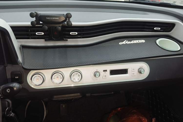 Used Wuling Hongguang MINIEV 2021 Macaron Fashion Model Lithium Iron Phosphate Audio And AC Panel