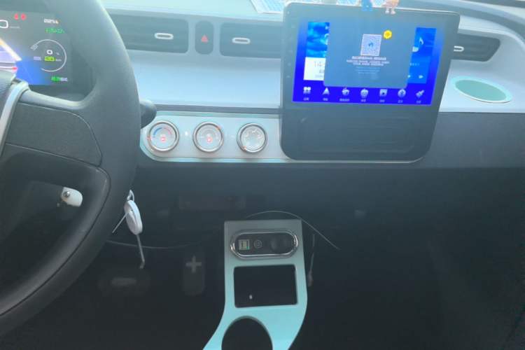 Used Wuling Hongguang MINIEV 2021 Macaron Fashion Edition Lithium-Ion Battery Audio And AC Panel