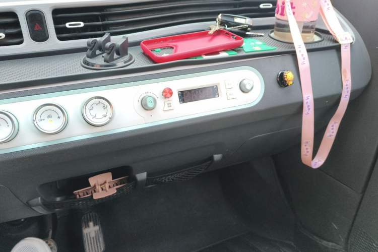 Used Wuling Hongguang MINIEV 2021 Macaron Fashion Model Lithium Iron Phosphate Audio And AC Panel