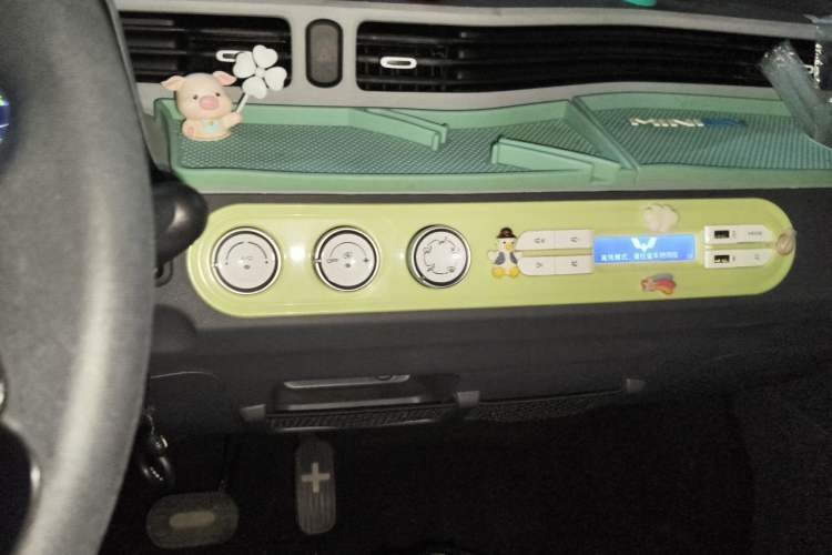 Used Wuling Hongguang MINIEV 2021 Macaron Premium Model – Lithium-NMC Audio And AC Panel