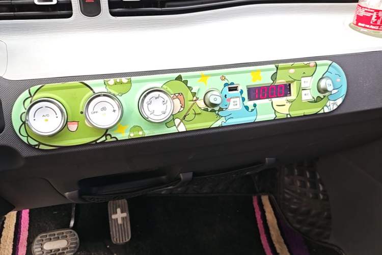 Used Wuling Hongguang MINIEV 2021 Macaron Premium Model – Lithium Iron Phosphate Audio And AC Panel