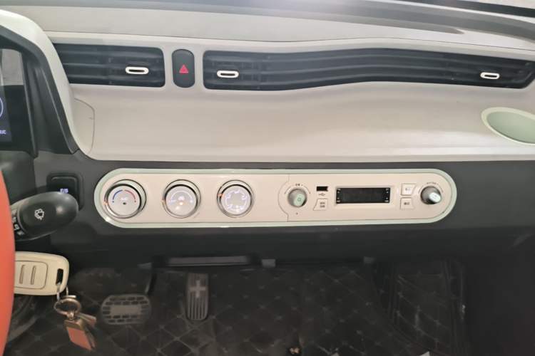 Used Wuling Hongguang MINIEV 2021 Macaron Fashion Model Lithium Iron Phosphate Audio And AC Panel