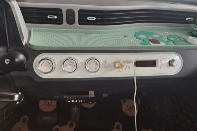 Used Wuling Hongguang MINIEV 2021 Macaron Premium Model – Lithium Iron Phosphate Audio And AC Panel