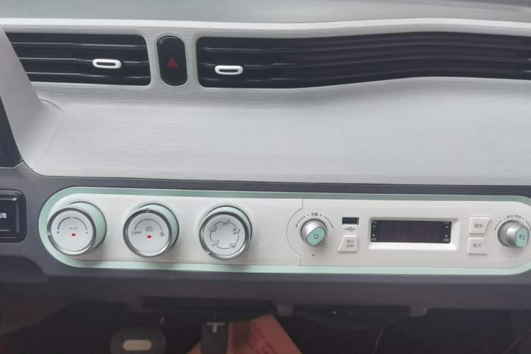 Used Wuling Hongguang MINIEV 2021 Macaron Premium Model – Lithium Iron Phosphate Audio And AC Panel