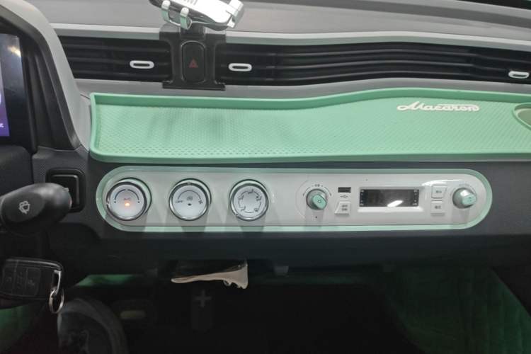 Used Wuling Hongguang MINIEV 2021 Macaron Premium Model – Lithium Iron Phosphate Audio And AC Panel