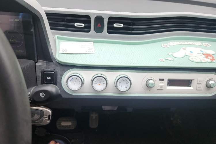 Used Wuling Hongguang MINIEV 2021 Macaron Premium Model – Lithium-NMC Audio And AC Panel
