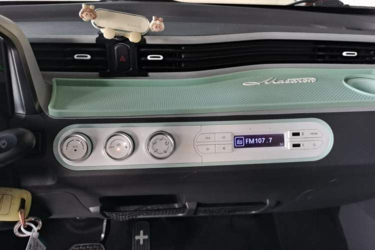 Used Wuling Hongguang MINIEV 2021 Macaron Fashion Edition Lithium-Ion Battery Audio And AC Panel