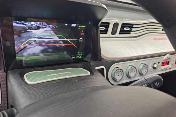 Used Wuling Hongguang MINIEV 2021 Macaron Premium Model – Lithium Iron Phosphate Audio And AC Panel
