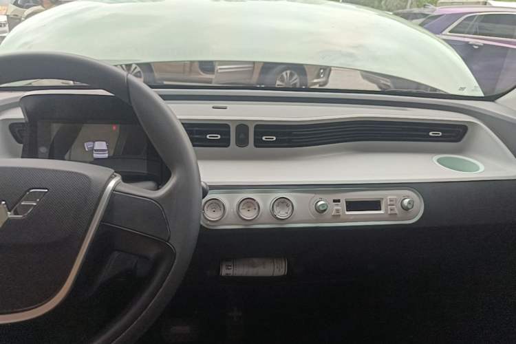 Used Wuling Hongguang MINIEV 2021 Macaron Premium Model – Lithium-NMC Audio And AC Panel