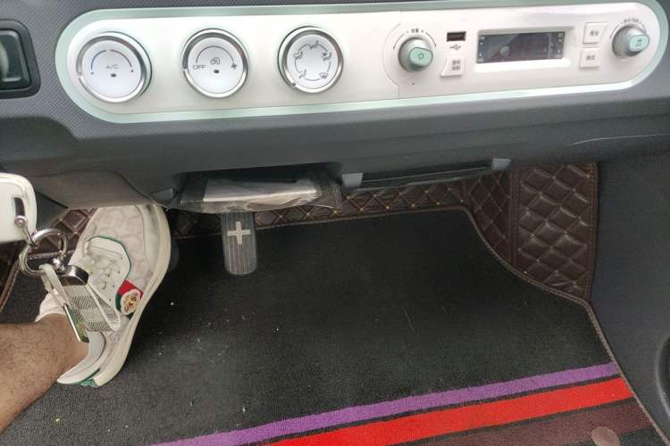 Used Wuling Hongguang MINIEV 2021 Macaron Fashion Model Lithium Iron Phosphate Audio And AC Panel