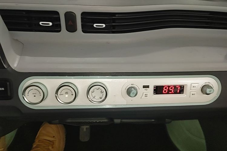 Used Wuling Hongguang MINIEV 2021 Macaron Premium Model – Lithium-NMC Audio And AC Panel