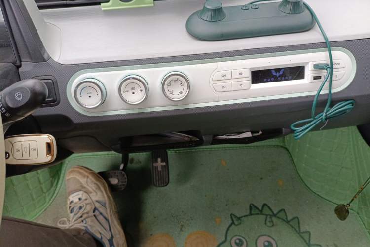 Used Wuling Hongguang MINIEV 2021 Macaron Fashion Edition Lithium-Ion Battery Audio And AC Panel